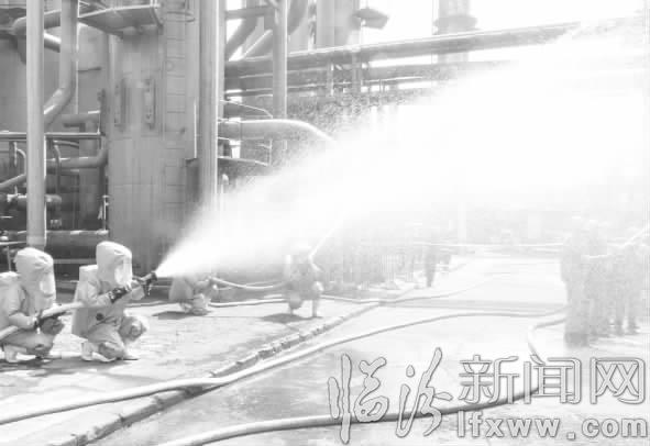 霍州:“液氨泄露”綜合演練 提高應急處置能力