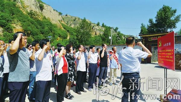 臨汾:送溫暖真情幫扶