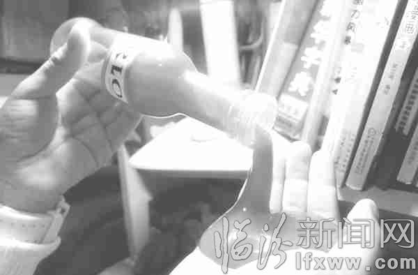 臨汾市民:校園門口三無玩具泛濫