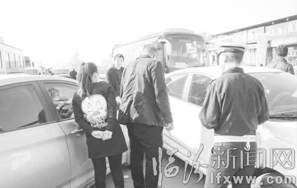 臨汾:一路兩車禍 堵了
