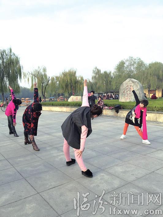 臨汾李紅梅:醉心瑜伽分享愛