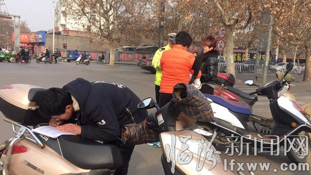 闖紅燈 罰寫字 臨汾交通管制有絕招