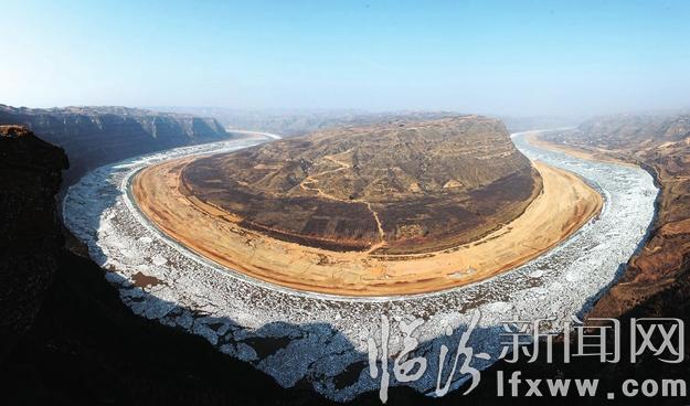 永和:河山相依相抱 流光溢彩乾坤灣