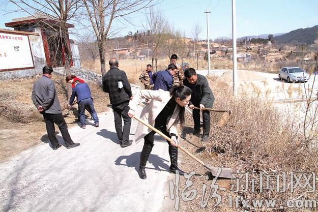 入黨誓詞 回蕩在古縣南山村莊……