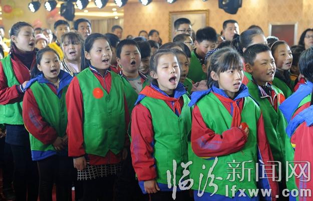 “摩能國際020”中國關心下一代愛心行走進山西臨汾東趙小學