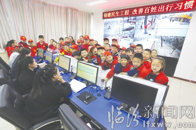 倡導綠色出行藍天碧水與我們同行