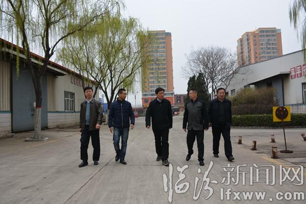 管委會主任鄭育敏在佛塑臨汾經緯分公司調研