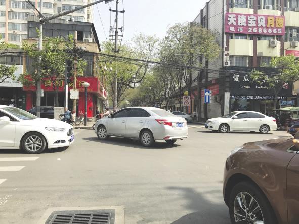 臨汾:紅綠燈“失明” 亂不堪 市民盼“復明”