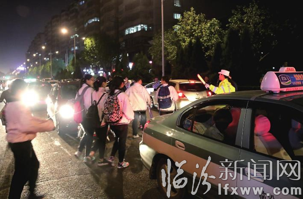 臨汾交警北城女子中隊獲師生家長點贊