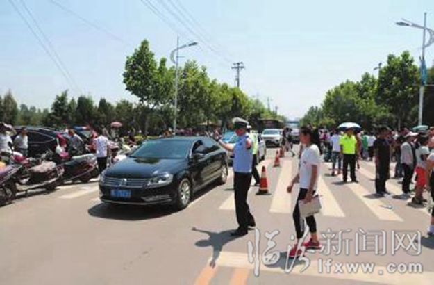 臨汾公安交警全力以赴做好中考期間交通安保工作