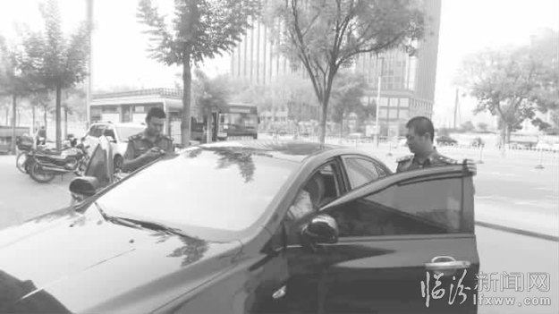 臨汾客運突擊檢查打擊“黑車”