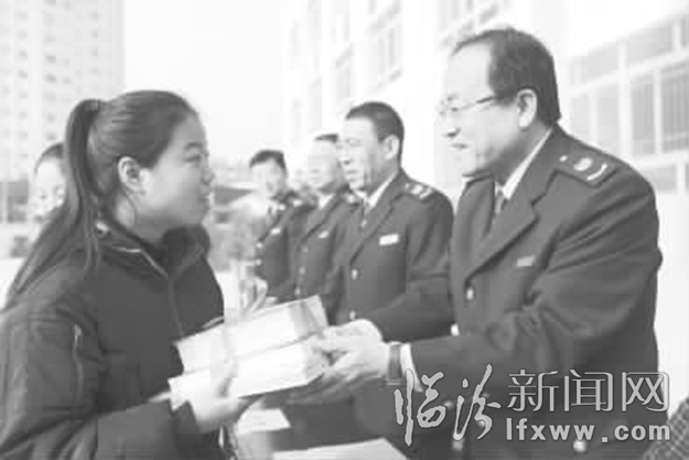 臨汾國稅:大寧獻愛心 溫暖孩子心