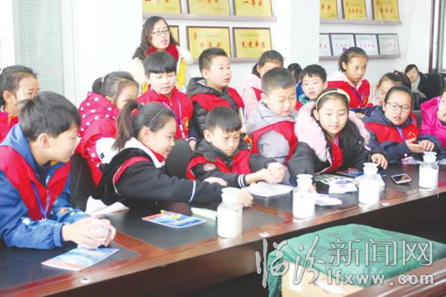 臨汾小記者探索食鹽秘密