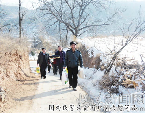 臨汾監獄民警:進村入戶“一幫一”幫扶解困“心連心”